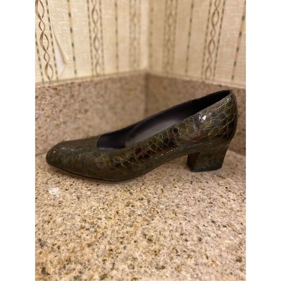 St. John Greenish brown size 7.5 Patent Leather Snake Print Heels Made in Italy - Picture 1 of 9
